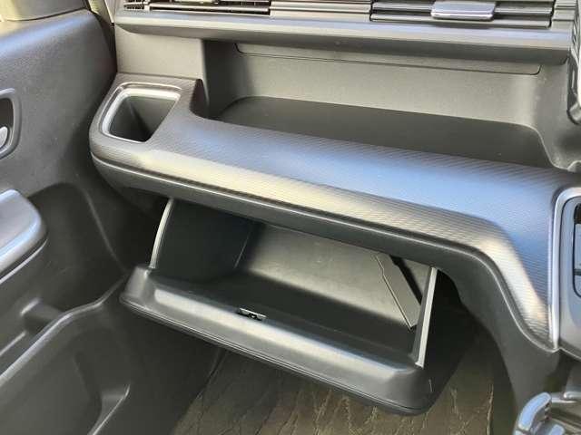 ステップワゴンスパーダ スパーダ・クールスピリット　ホンダセンシング　★純正メモリーナビ／フルセグＴＶ★ＢＬＵＥＴＯＯＴＨ★バックカメラ★ＬＥＤヘッドライト★ホンダセンシング★両側電動スライドドア★ＬＥＤヘッドライト★ハーフレザー★純正１７インチアル（30枚目）