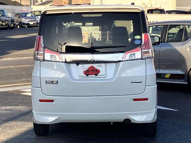 愛車をいつまでも美しく♪　ボディコーティングも承っております。ワックス不要、水洗いだけで簡単に汚れが落とせます♪　お車のご購入と同時の施工をオススメ☆