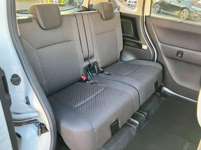 【２ｎｄシート】右から見た感じです。使用感がなく、キレイな状態です♪