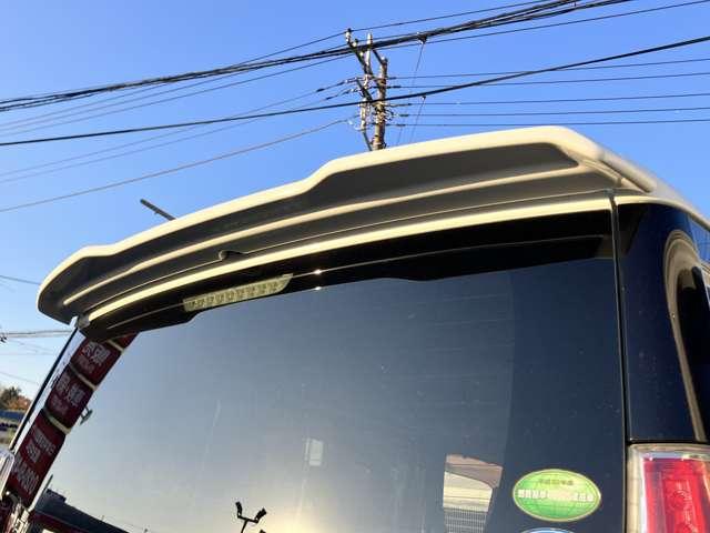 リスポイラー付きでスタイリッシュ！！