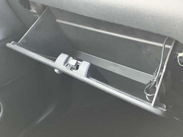 グローブボックスは収納力もたっぷり！