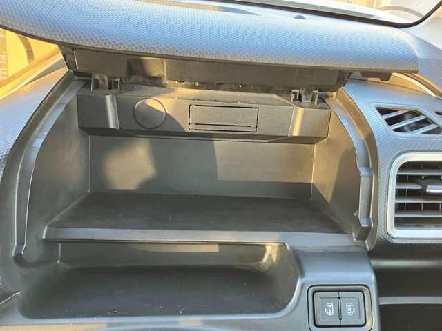 グローブボックスは収納力もたっぷり！
