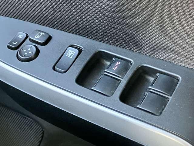 【パワーウィンドウ】　ボタンもしっかり機能して、快適ドライブ