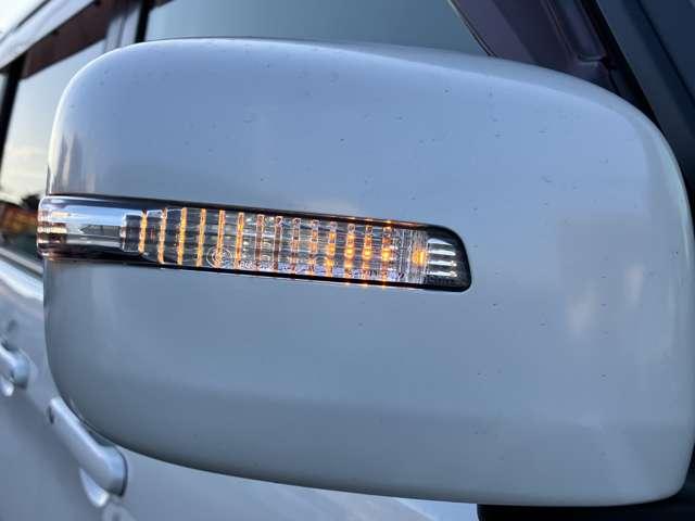 【ウインカーミラー】　見た目だけでなく、対向車からの視認性の向上につながって安全度もアップ☆