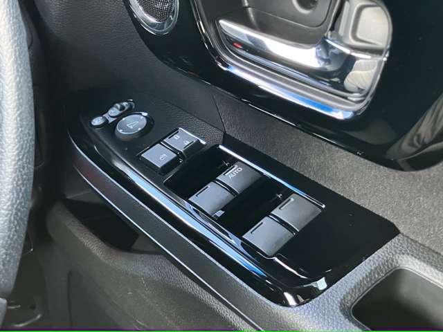 Ｎ－ＢＯＸカスタム Ｌターボ　★車検Ｒ９年４月！！★社外メモリーナビ／フルセグＴＶ★ＢＬＵＥＴＯＯＴＨ★バックカメラ★ＬＥＤヘッドライト★ホンダセンシング★両側スライドドア★純正１５インチアルミ★黒ハーフレザー（49枚目）