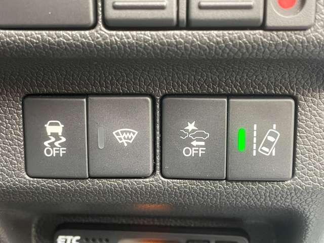 フリード G・ホンダセンシング ★車検R9年5月!!★純正メモリーナビ/フルセグTV★BLUETOOTH★バックカメラ★LEDヘッドライト★ホンダセンシング★両側電動スライドドア★黒ハーフレザー★純正15インチア(12枚目)