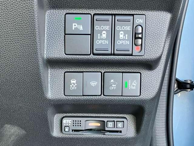 フリード G・ホンダセンシング ★車検R9年5月!!★純正メモリーナビ/フルセグTV★BLUETOOTH★バックカメラ★LEDヘッドライト★ホンダセンシング★両側電動スライドドア★黒ハーフレザー★純正15インチア(14枚目)