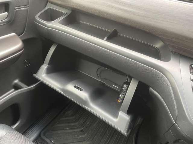 フリード G・ホンダセンシング ★車検R9年5月!!★純正メモリーナビ/フルセグTV★BLUETOOTH★バックカメラ★LEDヘッドライト★ホンダセンシング★両側電動スライドドア★黒ハーフレザー★純正15インチア(48枚目)