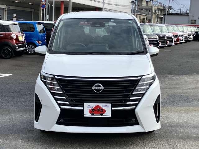 セレナ ハイウェイスターＶ　アイドリングストップ！３６０度セーフティアシスト！イクリプスナビ＆ＢＴ！インテリジェントアラウンドビューモニター＆ルームミラー！ハンズフリー両側パワースライドドア！ＬＥＤヘッドライ（4枚目）