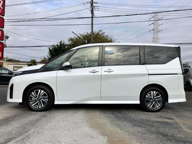 セレナ ハイウェイスターＶ　アイドリングストップ！３６０度セーフティアシスト！イクリプスナビ＆ＢＴ！インテリジェントアラウンドビューモニター＆ルームミラー！ハンズフリー両側パワースライドドア！ＬＥＤヘッドライ（6枚目）