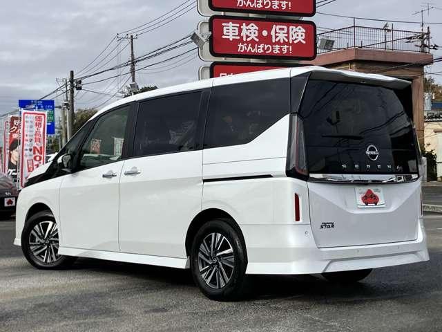 セレナ ハイウェイスターＶ　アイドリングストップ！３６０度セーフティアシスト！イクリプスナビ＆ＢＴ！インテリジェントアラウンドビューモニター＆ルームミラー！ハンズフリー両側パワースライドドア！ＬＥＤヘッドライ（12枚目）