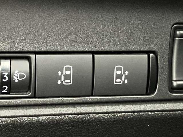 セレナ ハイウェイスターＶ　アイドリングストップ！３６０度セーフティアシスト！イクリプスナビ＆ＢＴ！インテリジェントアラウンドビューモニター＆ルームミラー！ハンズフリー両側パワースライドドア！ＬＥＤヘッドライ（17枚目）