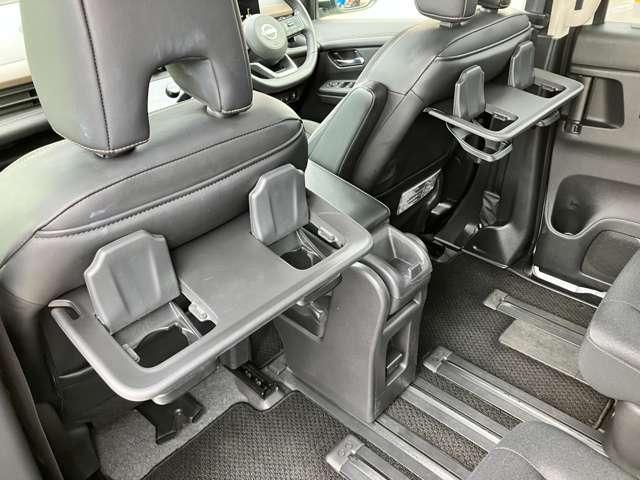 セレナ ハイウェイスターＶ　アイドリングストップ！３６０度セーフティアシスト！イクリプスナビ＆ＢＴ！インテリジェントアラウンドビューモニター＆ルームミラー！ハンズフリー両側パワースライドドア！ＬＥＤヘッドライ（40枚目）