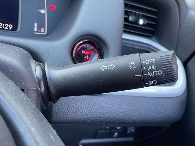 フィット ｅ：ＨＥＶホーム　純正９インチナビ・フルセグ地デジＴＶ・バックカメラ・純正前後ドラレコ・ホンダセンシング・ＬＥＤヘッドライト・ハーフレザーシート（32枚目）