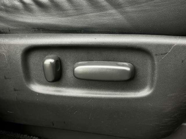 エスティマ アエラス　プレミアムエディション　★社外メモリーナビ／フルセグＴＶ★ＢＬＵＥＴＯＯＴＨ★バックカメラ★フリップダウンモニター★ディスチャージ★両側電動スライドドア★黒ハーフレザー★純正１８インチアルミ★（27枚目）