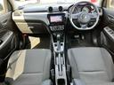 【運転席まわり】 内装は高級感と機能美を併せ持った運転席まわりです。まるで自宅に居るようにリラックスできます!見やすいメーターとスイッチ類もいいですね♪