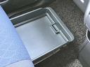 助手席下に収納もできます！