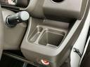 運転席側・ドリンクホルダーも充実！