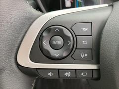 ナビゲーションの装着でステアリングホイール左側のスイッチが操作ができます。オーディオの操作、切替が可能になり、運転しながらでも扱えるので、とても便利です♪ 4