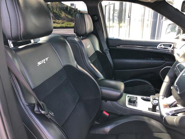 SRT8 認定中古車 1オナ 黒ハーフ革 TVナビBモニター(10枚目)
