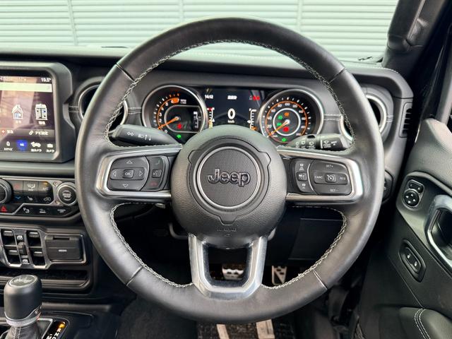 ジープ・ラングラーアンリミテッド サハラ ワンオーナー LEDライト FSBカメラ レザーシート シートヒーター ステアリングヒーター アダプティブクルーズコントロール アップルカープレイ TV アルパイン製サブウーハー ドライブレコーダー(31枚目)