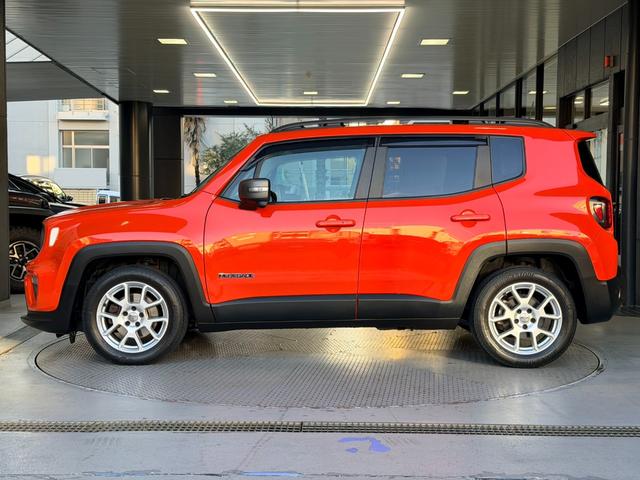 ジープ・レネゲード リミテッド ワンオーナー パノラミックサンルーフ ポーラープランジレザーシート LEDヘッドライト アダプティブクルーズコントロール シートヒーター カープレイ TV Bカメラ ETC(8枚目)