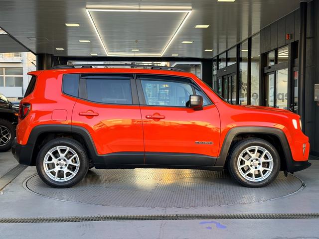 ジープ・レネゲード リミテッド ワンオーナー パノラミックサンルーフ ポーラープランジレザーシート LEDヘッドライト アダプティブクルーズコントロール シートヒーター カープレイ TV Bカメラ ETC(12枚目)