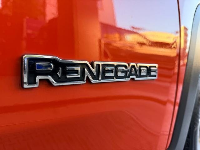 ジープ・レネゲード リミテッド ワンオーナー パノラミックサンルーフ ポーラープランジレザーシート LEDヘッドライト アダプティブクルーズコントロール シートヒーター カープレイ TV Bカメラ ETC(20枚目)