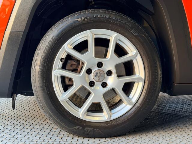 ジープ・レネゲード リミテッド ワンオーナー パノラミックサンルーフ ポーラープランジレザーシート LEDヘッドライト アダプティブクルーズコントロール シートヒーター カープレイ TV Bカメラ ETC(28枚目)