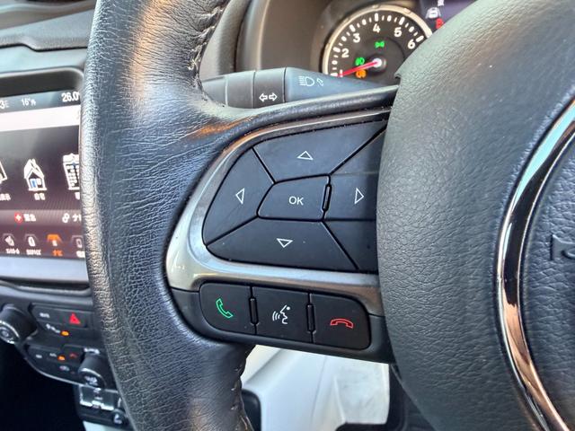 ジープ・レネゲード リミテッド ワンオーナー パノラミックサンルーフ ポーラープランジレザーシート LEDヘッドライト アダプティブクルーズコントロール シートヒーター カープレイ TV Bカメラ ETC(33枚目)