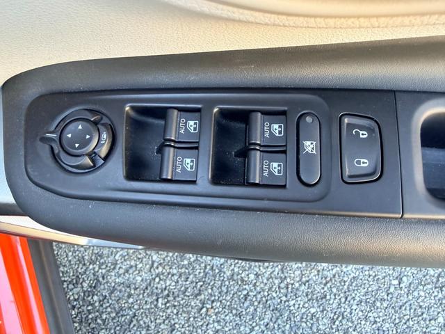 ジープ・レネゲード リミテッド ワンオーナー パノラミックサンルーフ ポーラープランジレザーシート LEDヘッドライト アダプティブクルーズコントロール シートヒーター カープレイ TV Bカメラ ETC(38枚目)