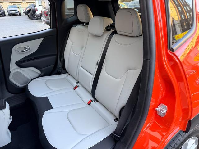 ジープ・レネゲード リミテッド ワンオーナー パノラミックサンルーフ ポーラープランジレザーシート LEDヘッドライト アダプティブクルーズコントロール シートヒーター カープレイ TV Bカメラ ETC(61枚目)