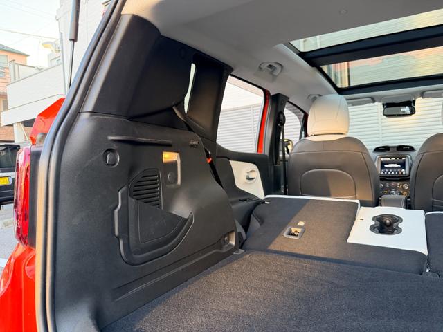 ジープ・レネゲード リミテッド ワンオーナー パノラミックサンルーフ ポーラープランジレザーシート LEDヘッドライト アダプティブクルーズコントロール シートヒーター カープレイ TV Bカメラ ETC(68枚目)