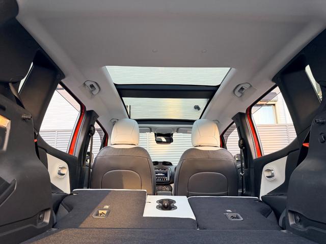 ジープ・レネゲード リミテッド ワンオーナー パノラミックサンルーフ ポーラープランジレザーシート LEDヘッドライト アダプティブクルーズコントロール シートヒーター カープレイ TV Bカメラ ETC(70枚目)