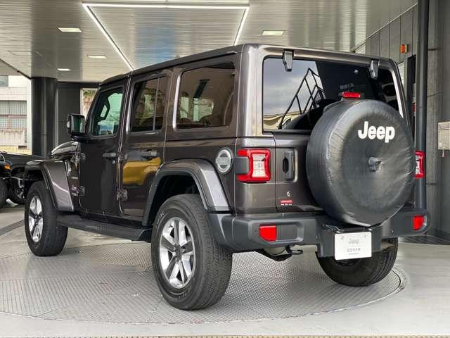 ジープ・ラングラーアンリミテッド サハラ 4WD ワンオーナー TV レザーシート LED アダプティブクルーズコントロール アルパイン製サブウーファー シートヒーター ステアリングヒーター アップルカープレイ ブラインドスポットモニター(10枚目)