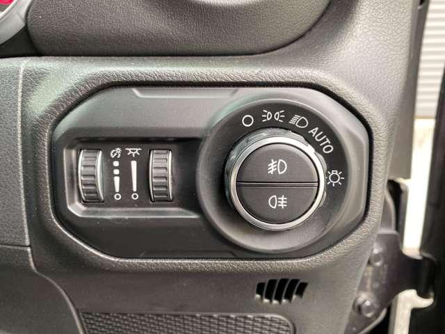 ジープ・ラングラーアンリミテッド サハラ 4WD ワンオーナー TV レザーシート LED アダプティブクルーズコントロール アルパイン製サブウーファー シートヒーター ステアリングヒーター アップルカープレイ ブラインドスポットモニター(41枚目)