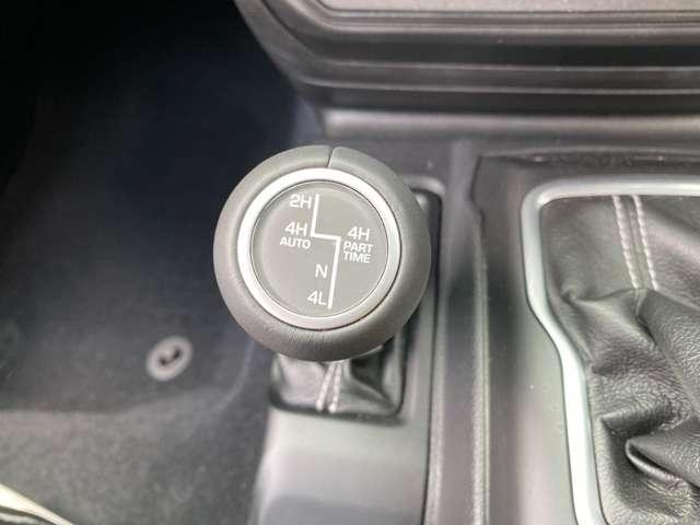 ジープ・ラングラーアンリミテッド サハラ 4WD ワンオーナー TV レザーシート LED アダプティブクルーズコントロール アルパイン製サブウーファー シートヒーター ステアリングヒーター アップルカープレイ ブラインドスポットモニター(57枚目)