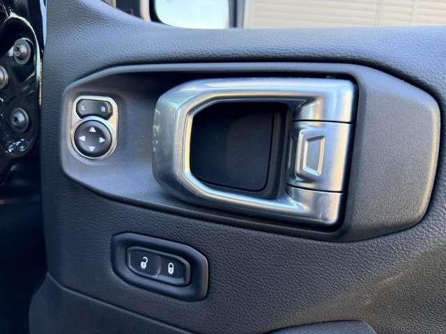 ジープ・ラングラーアンリミテッド ルビコン 4WD ワンオーナー 電動サイドステップ ドライブレコーダー レザーシート カープレイ LEDヘッドライト アダプティブクルーズコントロール TV FSBカメラ(40枚目)