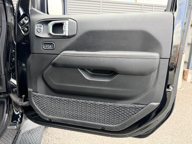 ジープ・ラングラーアンリミテッド サハラ ワンオーナー ドラレコ レザーシート LEDヘッドライト アダプディブクルーズコントロール ブラインドスポットモニター TV シートヒーター アップルカープレイ アンドロイドオート クリアランスソナー(37枚目)