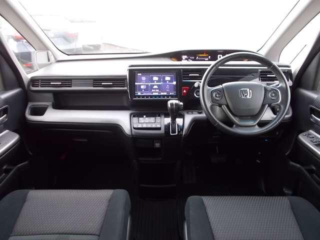 スパーダ ホンダ認定中古車 バックカメラ メモリーナビ フルセグTV ブルートゥース ETC車載器 スマートキー 3列シート ウォークスルー 両側スライド片側電動ドア LEDヘッドライト ワンオーナー(5枚目)