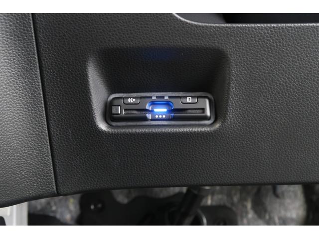 フィット e:HEVホーム 当社デモカー/バックカメラ/フルセグTV/メモリーナビ/インターナビ/盗難防止装置/USB入力電子/Bluetooth/CD/DVD再生/LEDヘッドライト/フロアマット/ETC/オートライト ACC(14枚目)