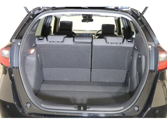 フィット e:HEVホーム 当社デモカー/バックカメラ/フルセグTV/メモリーナビ/インターナビ/盗難防止装置/USB入力電子/Bluetooth/CD/DVD再生/LEDヘッドライト/フロアマット/ETC/オートライト ACC(19枚目)