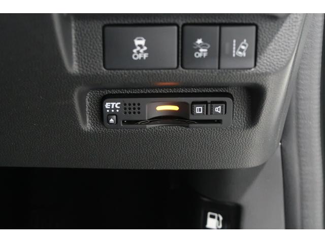 フリード＋ Ｇ・ホンダセンシング　認定中古車　２年保証付　ワンオーナー　ナビ　Ｂカメラ　ドラレコ　ＥＴＣ　運転支援　プリクラッシュ　Ｂモニター　両側オートスライドドア　パワーウインド　スマートキー　両席エアバック　ＰＳ　フルセグ（17枚目）