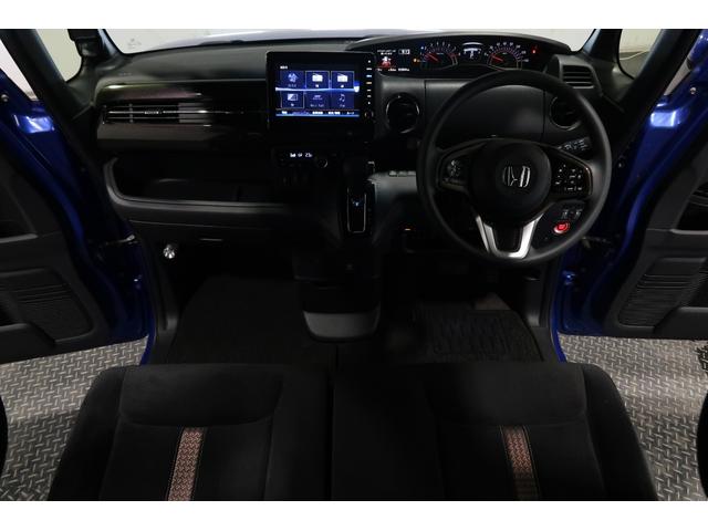 N-BOXカスタム G・Lホンダセンシング ホンダ認定中古車/バックカメラ/両側電動スライドドア/フルエアロ/メモリーナビ/インターナビ/CD/DVD再生/ミュージックサーバー/ベンチシート/アルミホイール/フロアマット/ETC/純正ナビ(9枚目)