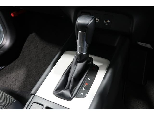 フィット クロスター　当社デモカー／バックカメラ／後席モニター／インターナビ／ＬＥＤヘッドライト／アルミホイール／ＥＴＣ／ワンセグＴＶ／フルセグＴＶ／メモリーナビ／ＵＳＢ入力電子／Ｂｌｕｅｔｏｏｔｈ／レーンアシスト（12枚目）