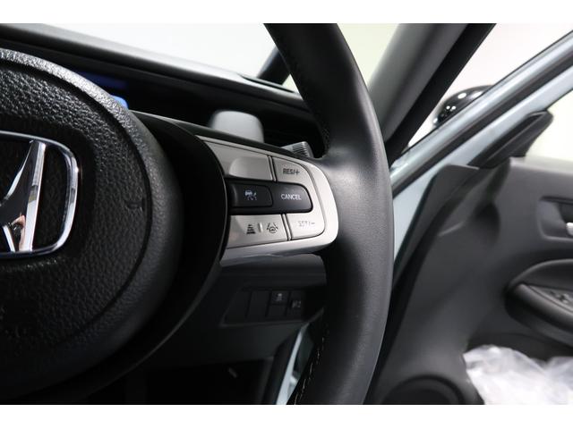 フィット クロスター　当社デモカー／バックカメラ／後席モニター／インターナビ／ＬＥＤヘッドライト／アルミホイール／ＥＴＣ／ワンセグＴＶ／フルセグＴＶ／メモリーナビ／ＵＳＢ入力電子／Ｂｌｕｅｔｏｏｔｈ／レーンアシスト（16枚目）