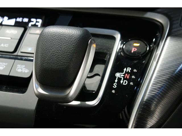 ステップワゴンスパーダ ｅ：ＨＥＶスパーダＧホンダセンシング　ホンダ認定中古車／バックカメラ／ワンセグＴＶ／フルセグＴＶ／メモリーナビ／インターナビ／ＣＤ／ＤＶＤ／アルミホイール／３列シート／ウオークスルー／オートライト／ＥＴＣ／純正ナビ　Ｂｌｕｅｔｏｏｔｈ音楽（12枚目）