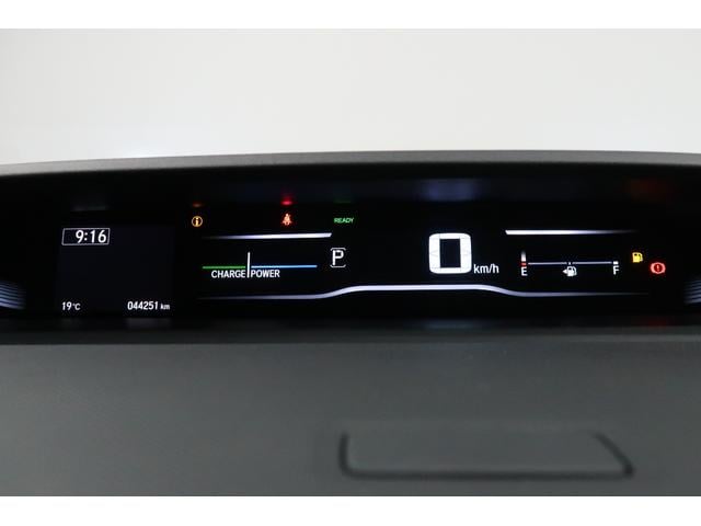 ステップワゴンスパーダ ｅ：ＨＥＶスパーダＧホンダセンシング　ホンダ認定中古車／バックカメラ／ワンセグＴＶ／フルセグＴＶ／メモリーナビ／インターナビ／ＣＤ／ＤＶＤ／アルミホイール／３列シート／ウオークスルー／オートライト／ＥＴＣ／純正ナビ　Ｂｌｕｅｔｏｏｔｈ音楽（13枚目）