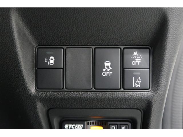 ステップワゴンスパーダ ｅ：ＨＥＶスパーダＧホンダセンシング　ホンダ認定中古車／バックカメラ／ワンセグＴＶ／フルセグＴＶ／メモリーナビ／インターナビ／ＣＤ／ＤＶＤ／アルミホイール／３列シート／ウオークスルー／オートライト／ＥＴＣ／純正ナビ　Ｂｌｕｅｔｏｏｔｈ音楽（17枚目）