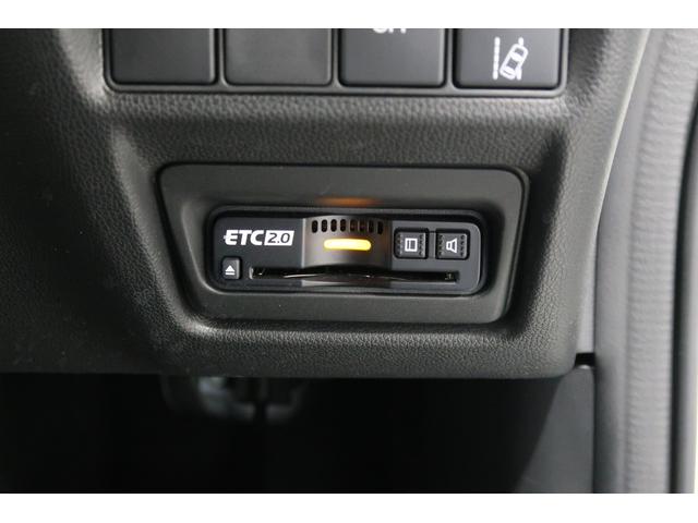 ステップワゴンスパーダ ｅ：ＨＥＶスパーダＧホンダセンシング　ホンダ認定中古車／バックカメラ／ワンセグＴＶ／フルセグＴＶ／メモリーナビ／インターナビ／ＣＤ／ＤＶＤ／アルミホイール／３列シート／ウオークスルー／オートライト／ＥＴＣ／純正ナビ　Ｂｌｕｅｔｏｏｔｈ音楽（20枚目）